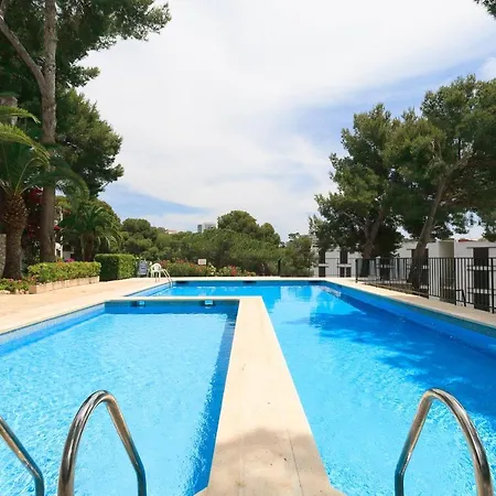 Uhc Reus Family Complex Apartment