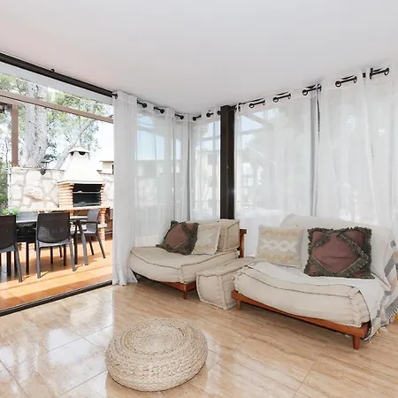 Uhc Reus Family Complex Apartment